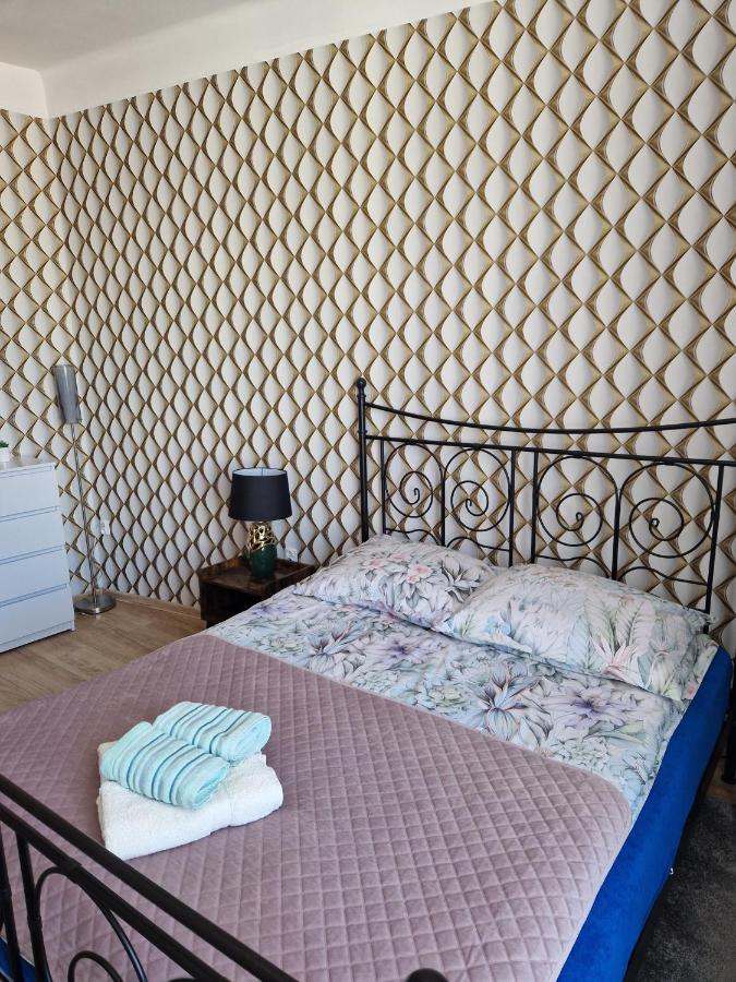 Sara -Mikolajska - Rynek - Netflix Hydromassage Apartamento Cracóvia Exterior foto