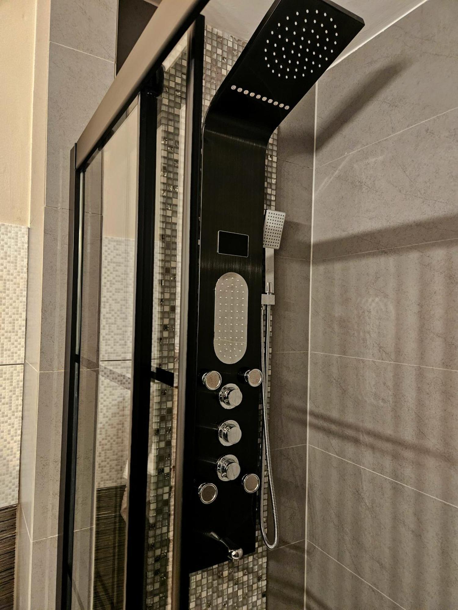 Sara -Mikolajska - Rynek - Netflix Hydromassage Apartamento Cracóvia Exterior foto